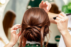 Prendre rendez-vous pour une coiffure de mariage