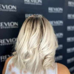 Salon de coiffure pour un balayage  