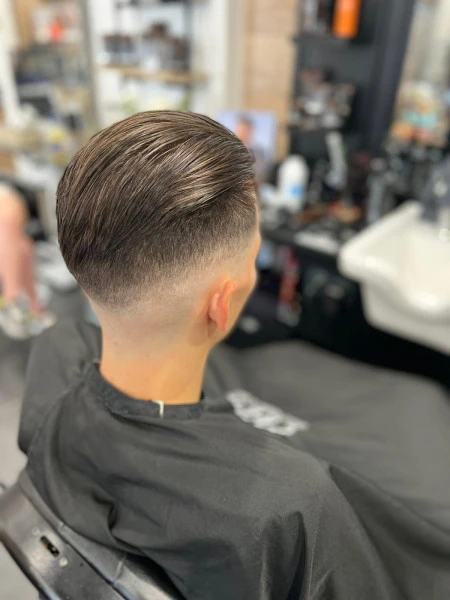 Barbe, coupe et coiffure homme